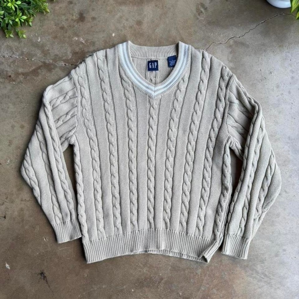 Vintage 90s Gap cream v neck cable knit sweater size S